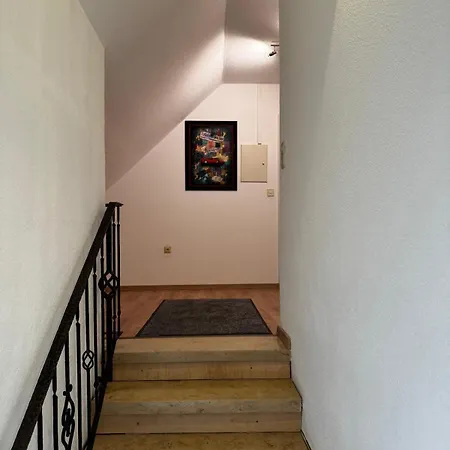Schoene Neu Renovierte דירה *