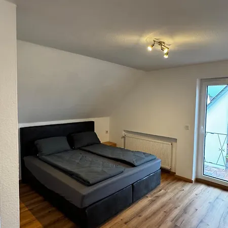 Schoene Neu Renovierte דירה קרומבאך